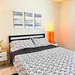 Warmnest Living - Central 2Br Home 10 Mins To Strip - Long Stay Ready