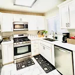 Warmnest Living - Central 2Br Home 10 Mins To Strip - Long Stay Ready