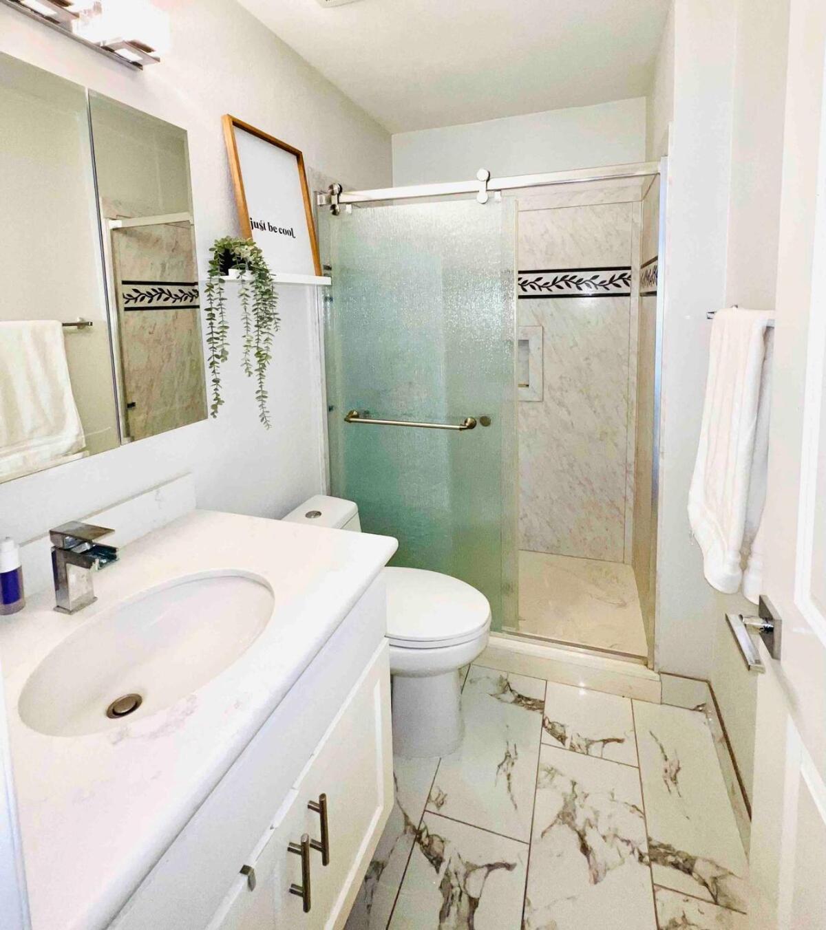 Warmnest Living - 2br 10 Mins To Strip - Long Ready Holiday home *